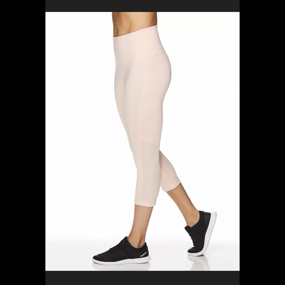 *NEW* Reebok women’s Capri leggings